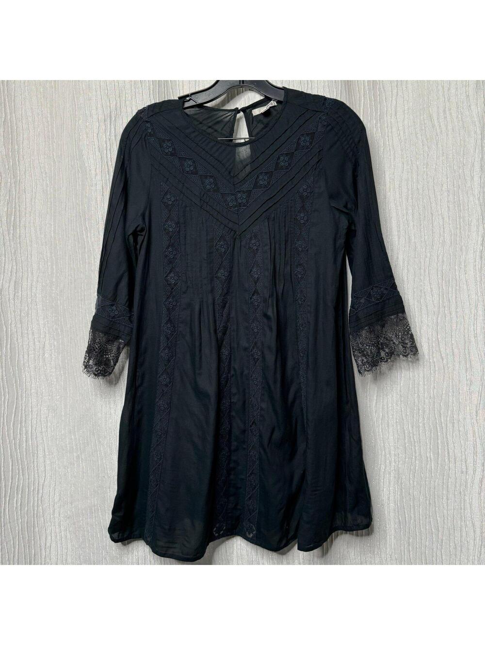 Amuse Society Women’s Sheer 3/4 Long Sleeve Laced Pinch & Tuck Dress